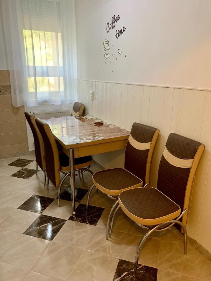 Anita Apartman Hajduszoboszlo Exterior photo